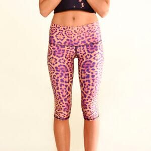 TEEKI Goddess Capri Cheetah New with tags Women's  Size XS in Purple Awakening